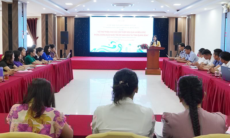 Quang cảnh cuộc họp.