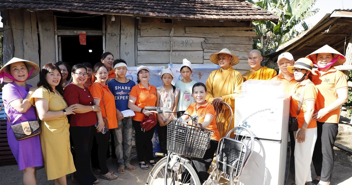 ជាង​១២០​លាន​ដុង​ជួយ​បង​ប្អូន​កំព្រា​៣​នាក់​នៅ​ដាកណុង