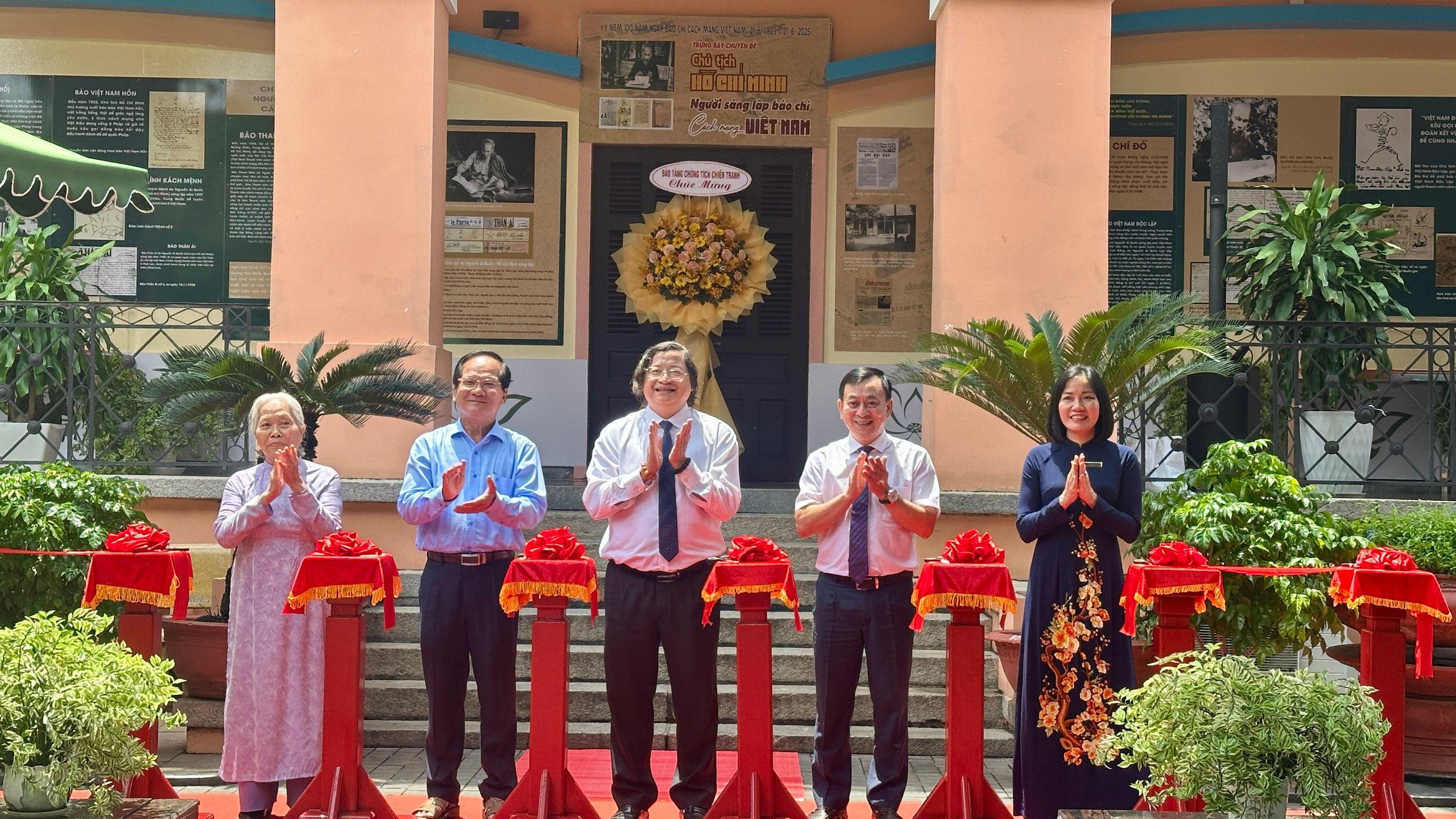 Triển lãm 'Chủ tịch Hồ Chí Minh - Người sáng lập báo chí cách mạng Việt Nam'  - Ảnh 2.