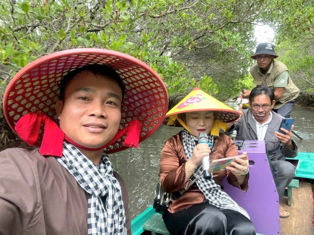 អ្នកដែល 