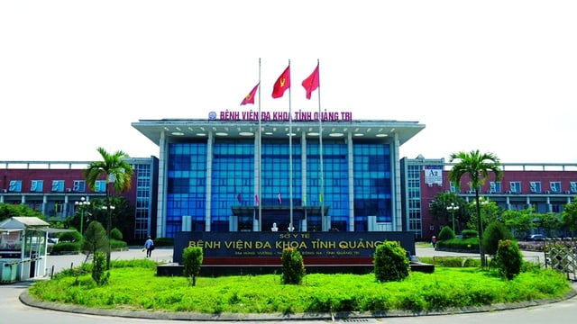 Bệnh viện Đa khoa tỉnh Quảng Trị: Phát triển toàn diện, hướng đến chất lượng chuyên sâu - Ảnh 1.
