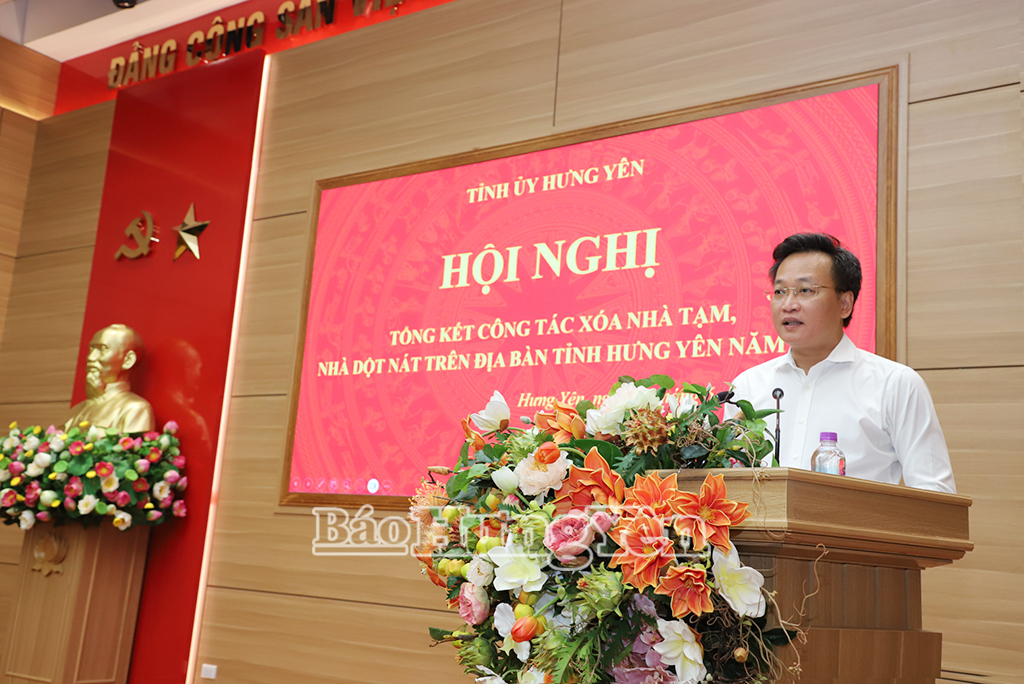 Đồng chí Bí thư Tỉnh ủy Nguyễn Hữu Nghĩa phát biểu tại hội nghị