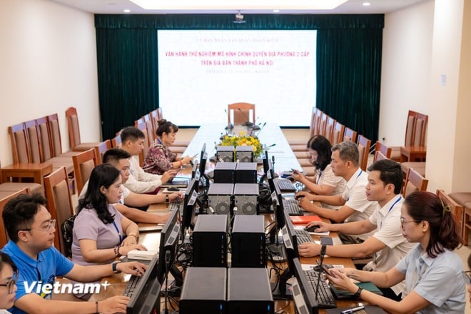 Ngày 27/6, thành phố sẽ tổ chức họp rút kinh nghiệm để bảo đảm từ 8 giờ ngày 1/7, chính quyền địa phương 2 cấp chính thức đi vào hoạt động bảo đảm thông suốt, hiệu quả. (Ảnh: Minh Sơn/Vietnam+)