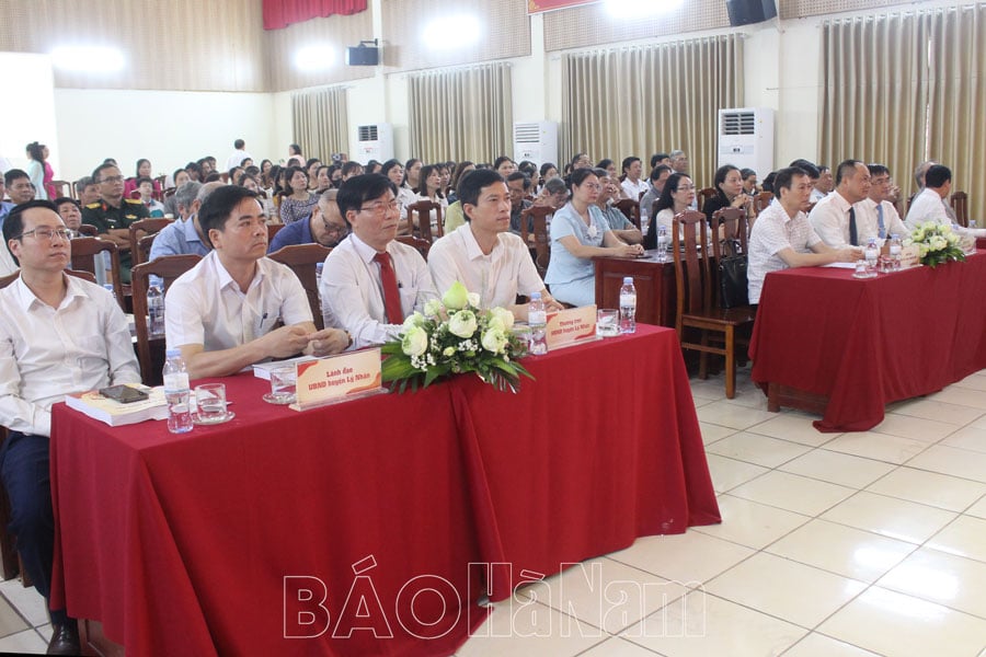 សិក្ខា​សាលា​វិទ្យាសាស្ត្រ​លើក​កម្ពស់​តម្លៃ​បេតិកភណ្ឌ​វប្បធម៌​នៅ​ស្រុក​កំណើត​របស់​អ្នកនិពន្ធ Nam Cao ទាក់ទង​នឹង​ការ​អភិវឌ្ឍ​ទេសចរណ៍​ប្រកប​ដោយ​និរន្តរភាព