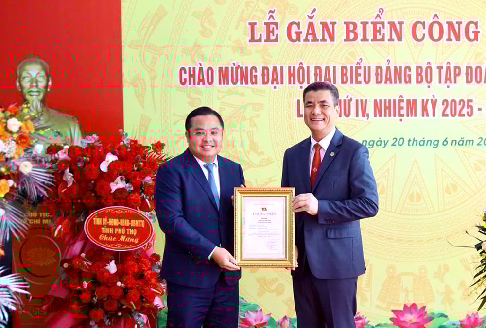 Supe Lam Thao បានដំឡើងផ្លាកសញ្ញាសម្រាប់គម្រោងមជ្ឈមណ្ឌលលក់ និងចាប់ផ្តើមគម្រោងវិនិយោគសាងសង់ខ្សែសង្វាក់ផលិតកម្ម SOP ។