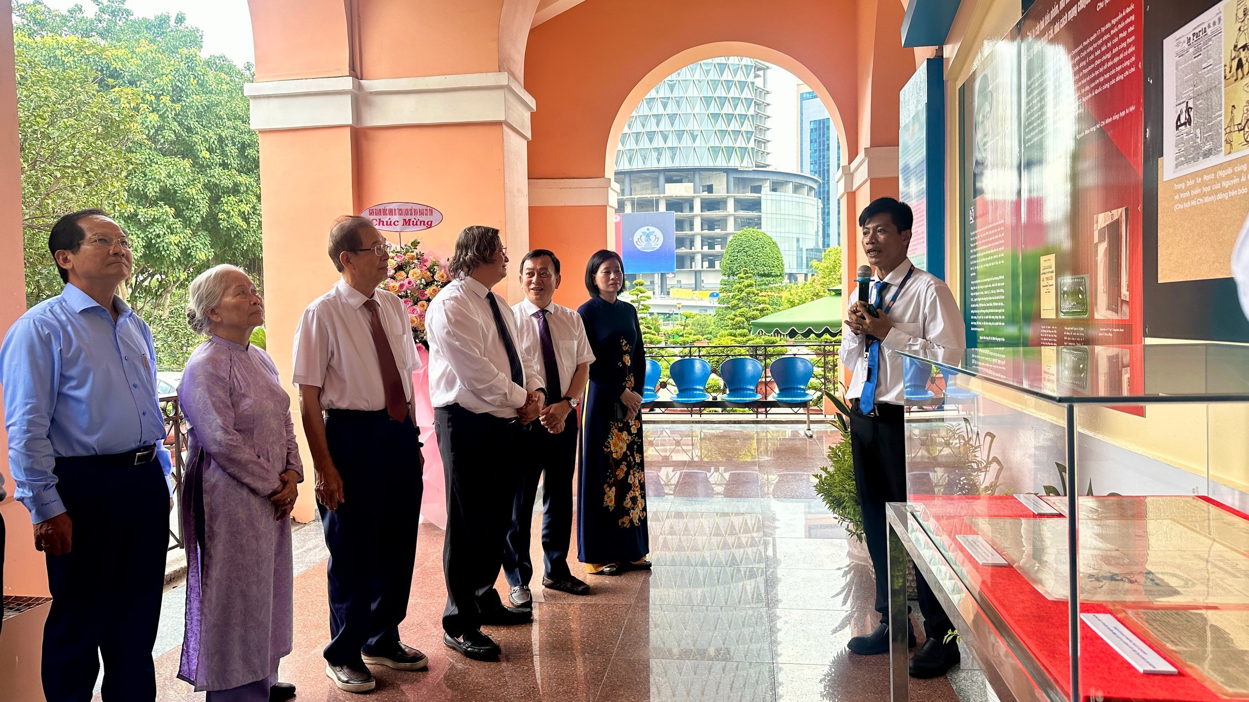 Triển lãm 'Chủ tịch Hồ Chí Minh - Người sáng lập báo chí cách mạng Việt Nam'  - Ảnh 1.