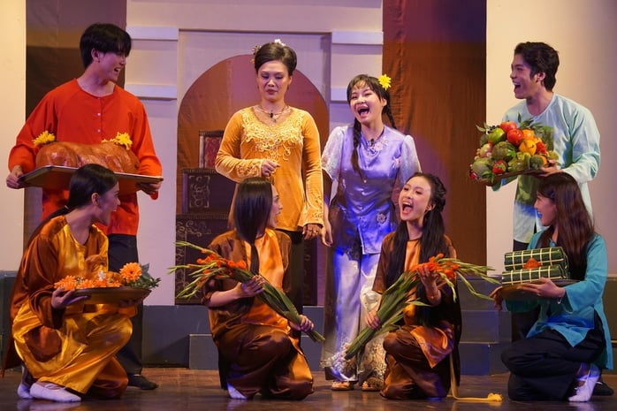 Đạo diễn Hồng Ngọc dồn sức cho 