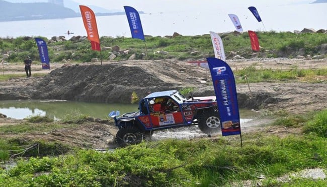 Khánh Hòa khai mạc Giải đua xe thể thao và địa hình Victory Challenge Sailun Cup 2025 - Ảnh 1.