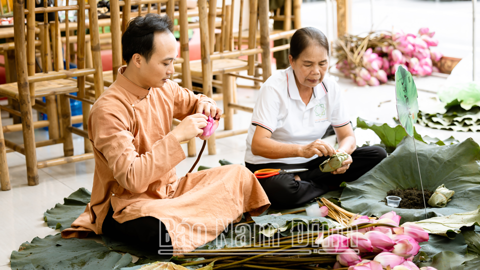 Té de loto Bach Diep, producto de Thien Truong Phat Investment and Development Joint Stock Company, barrio Vi Xuyen (ciudad de Nam Dinh).