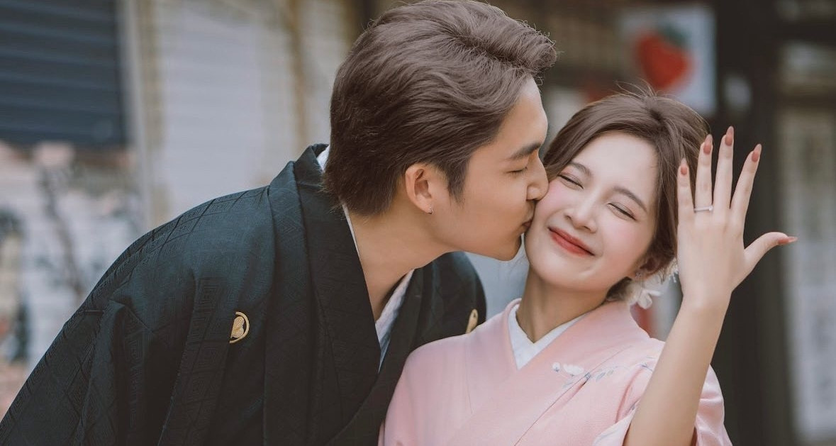 'VTV Prime Time Couple' Dinh Tu - Ngoc Huyen បញ្ជាក់ពីទំនាក់ទំនងរបស់ពួកគេ។