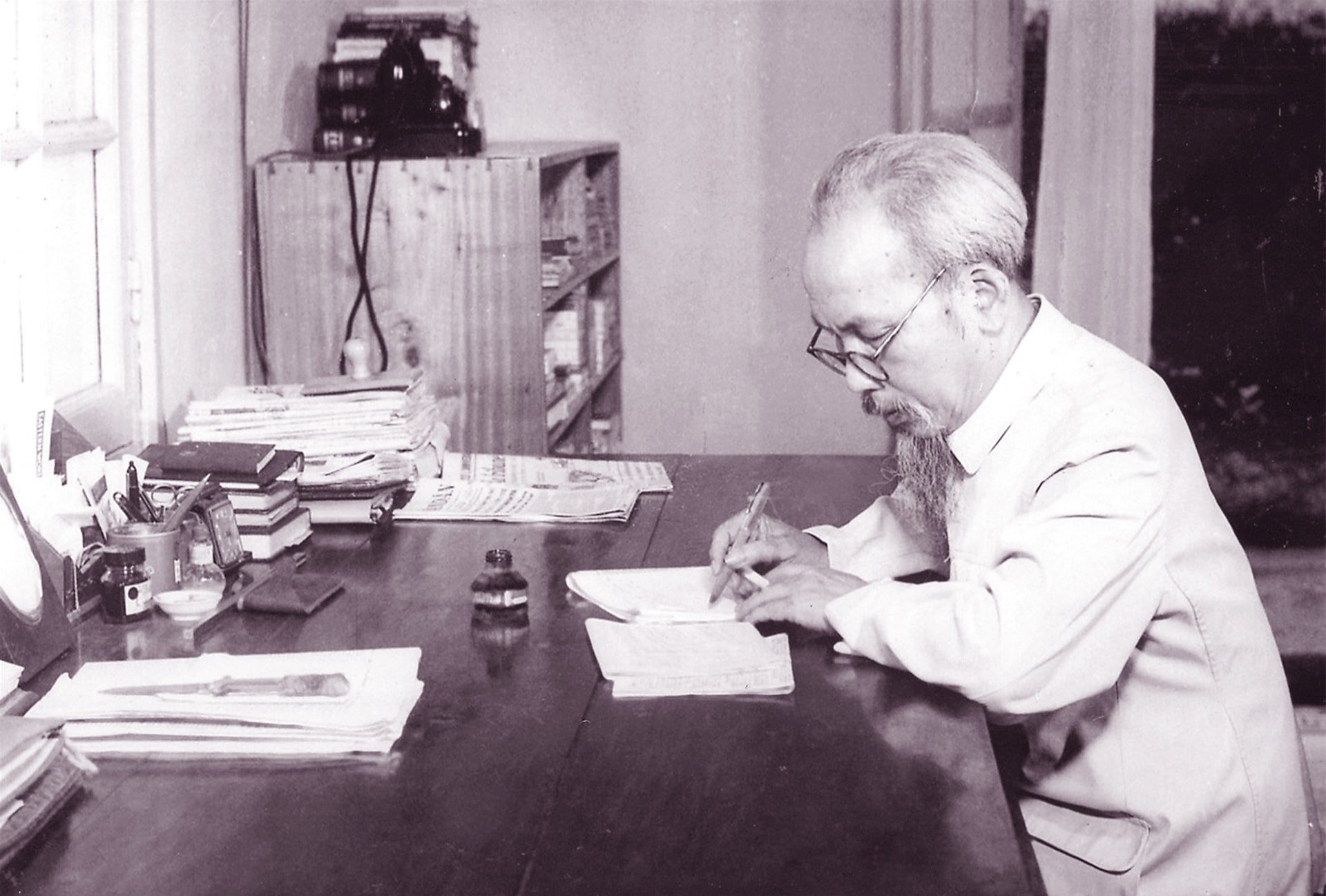 Chủ tịch Hồ Chí Minh - người khai sinh ra nền báo chí cách mạng Việt Nam. Ảnh: Tư liệu