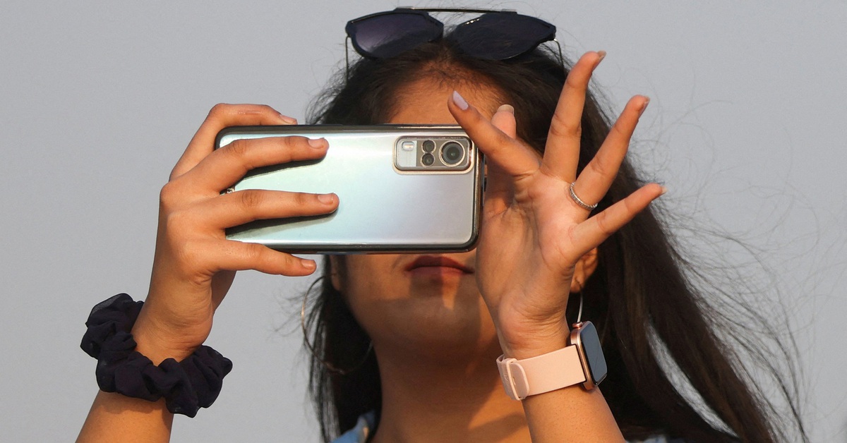 Camera trăm 'chấm' nhưng ảnh nhẹ tênh và 'bí mật' phía sau