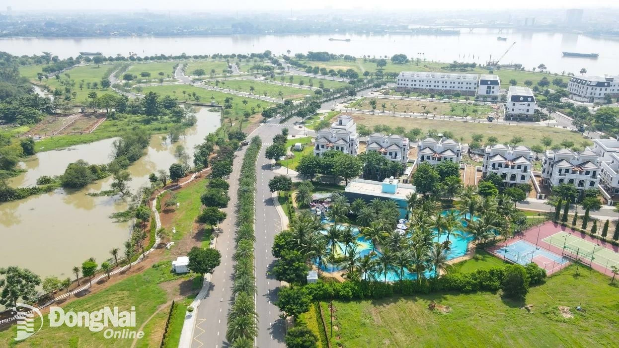 Khu vực Đảo Kim Quy mới được cấp giấy phép xây dựng trung tâm thương mại. Ảnh: Hoàng Lộc