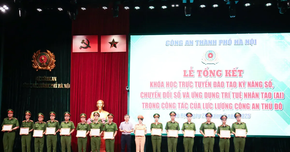 Công an Hà Nội trang bị kỹ năng số và ứng dụng AI cho hơn 7.500 cán bộ, chiến sĩ