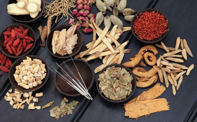 Xử nghiêm cơ sở sản xuất, buôn bán thuốc cổ truyền quảng cáo sai sự thật - Ảnh 1.