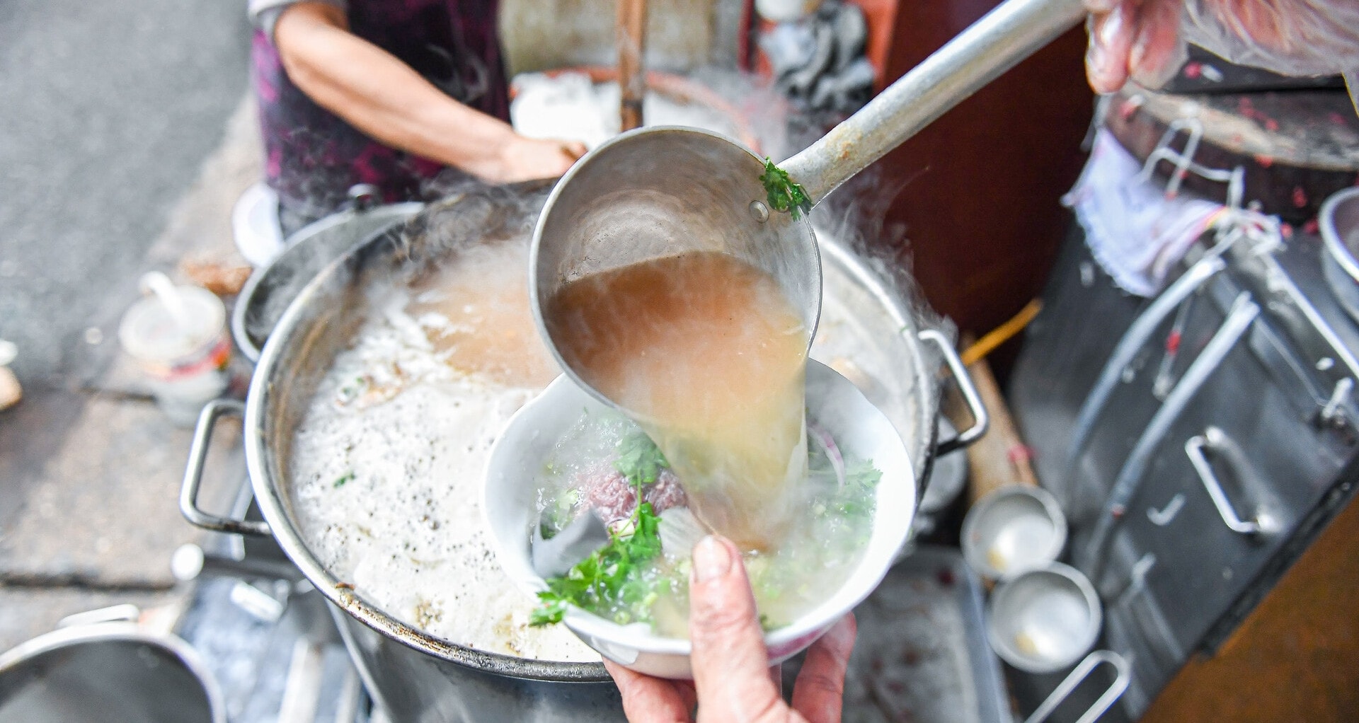 ร้านอาหาร pho 4 แห่งในฮานอยยังคงสร้างความขัดแย้ง โดยได้รับเกียรติจากมิชลินไกด์ 3 ปีซ้อน