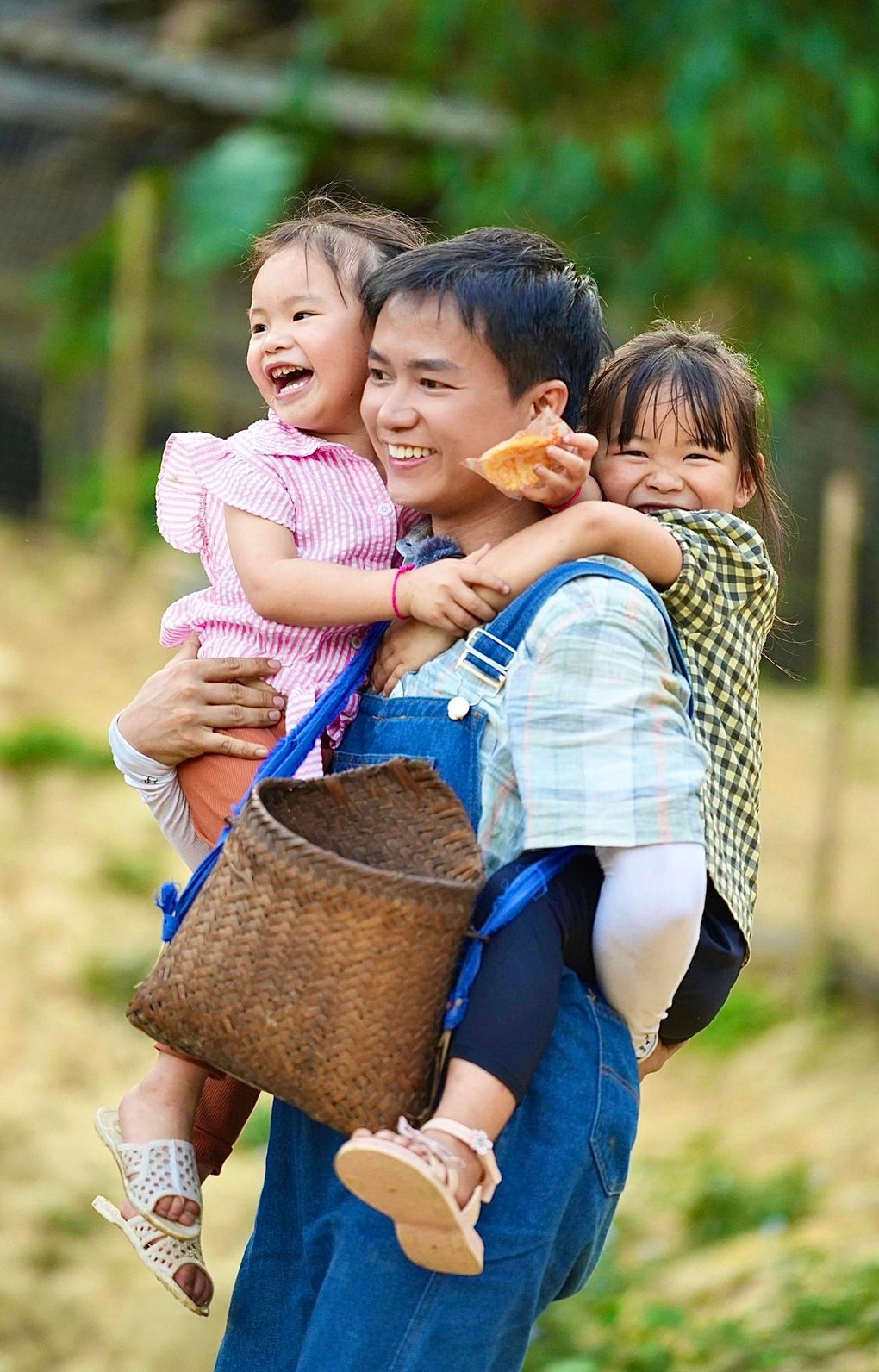 Bùi Công Nam: Lãi to sau Anh trai, mang yêu thương đến Rực rỡ ngày mới - 2