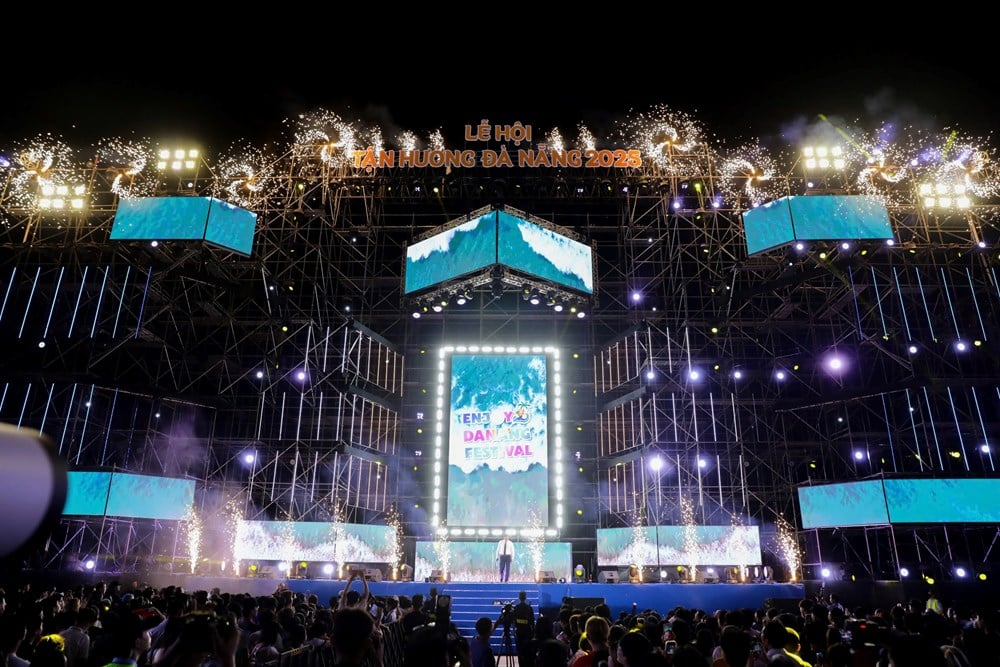 Da Nang explodes in summer with colorful, multi-experience festival - photo 1