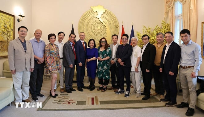 ttxvn-dai-su-quan-viet-nam-tai-duc-bao-chi-1.jpg