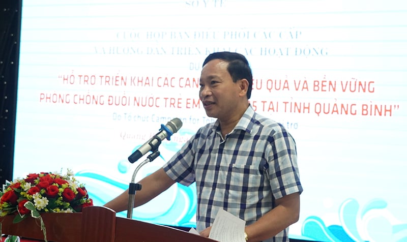 Đại diện lãnh đạo Sở Y tế phát biểu tại cuộc họp.