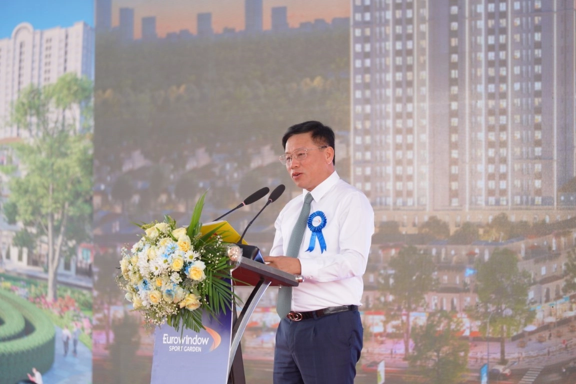 นายฮวง ฟู เฮียน รองประธานคณะกรรมการประชาชนจังหวัดเหงะอาน