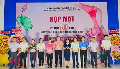 "អ្នកសារព័ត៌មានមូលដ្ឋាន"៖ ដៃពង្រីករបស់ទីភ្នាក់ងារសារព័ត៌មាន