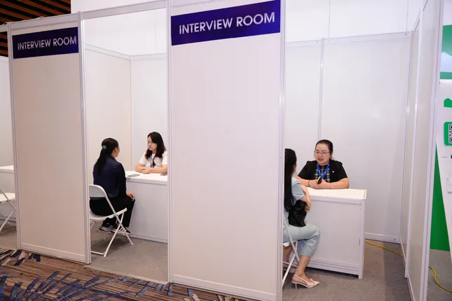 Vietnam Job and Training Fair 2025: Connecting future careers photo 2