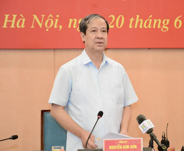 ការប្រឡងសញ្ញាបត្រមធ្យមសិក្សាទុតិយភូមិឆ្នាំ 2025៖ រដ្ឋមន្ត្រី ង្វៀន គីមសុន ស្នើសុំឆ្លើយតបទៅនឹងស្ថានភាពថ្មី រូបថតទី 2
