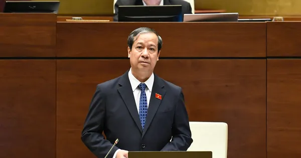 Bộ trưởng Nguyễn Kim Sơn: Trường học hết bạo lực khi 'người lớn không còn đánh nhau nữa'