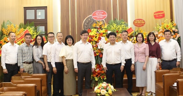Leaders of the Ministry of Science and Technology visited and congratulated press agencies on the occasion of the 100th Anniversary of Vietnam Revolutionary Press Day