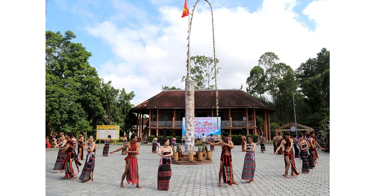 ពិធីបុណ្យប្លែកៗ៖ ប្រជាជន Co Tu ប្រារព្ធពិធីបុណ្យដើម្បីថ្លែងអំណរគុណដល់ភ្នំ និងព្រៃឈើ