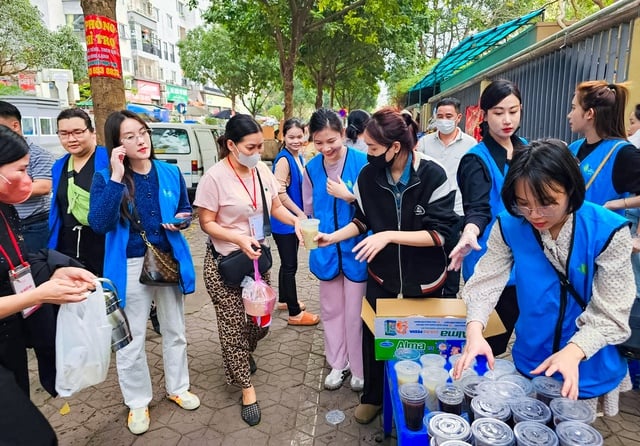 Ấm lòng ‘Bếp cháo 0 đồng’ cho bệnh nhân nghèo- Ảnh 3.