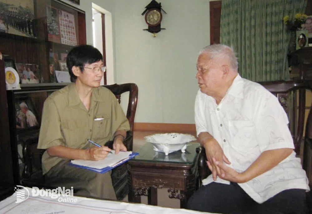 Tác giả phỏng vấn Trung tướng Lê Nam Phong.
