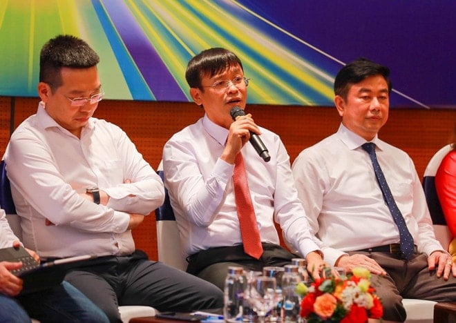 vna-potal-cac-phien-hop-tai-dien-dan-bao-chi-toan-quoc-2025-ngay-206-8103476.jpg