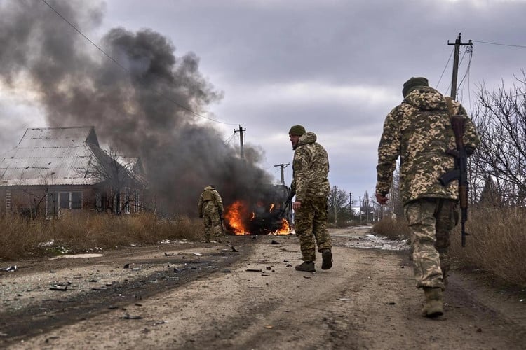Quân đội Ukraine trên chiến trường. Ảnh: Reuters