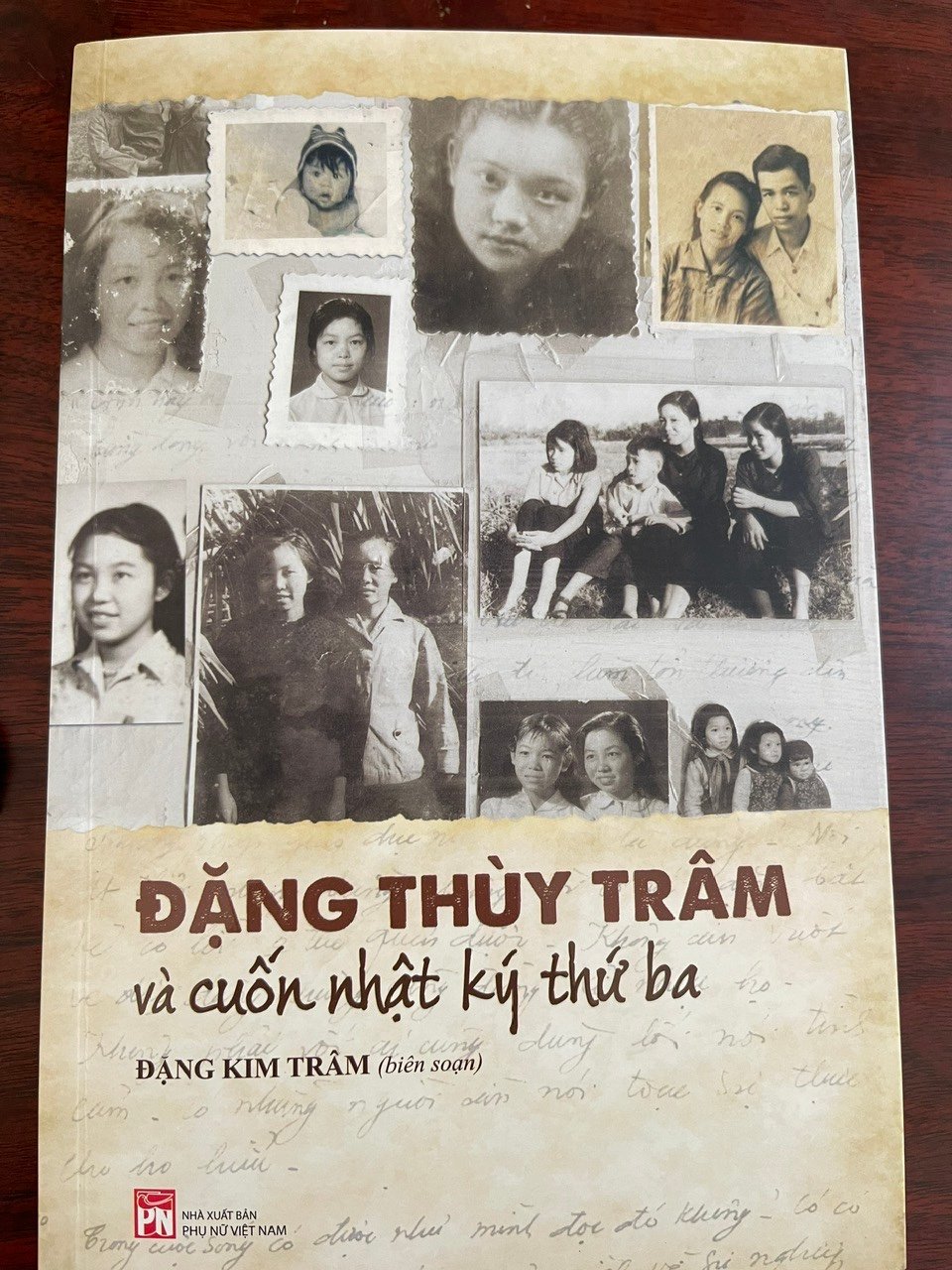 Bewegt vom dritten Tagebuch der Märtyrerin, Doktor Dang Thuy Tram – Foto 2.