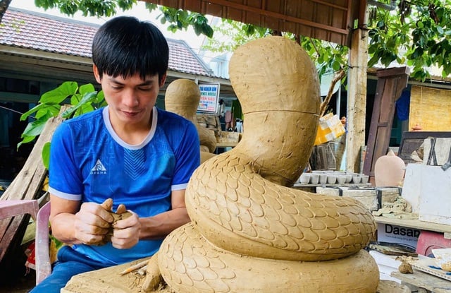 Bài chòi 'thức giấc' trên gốm- Ảnh 2.