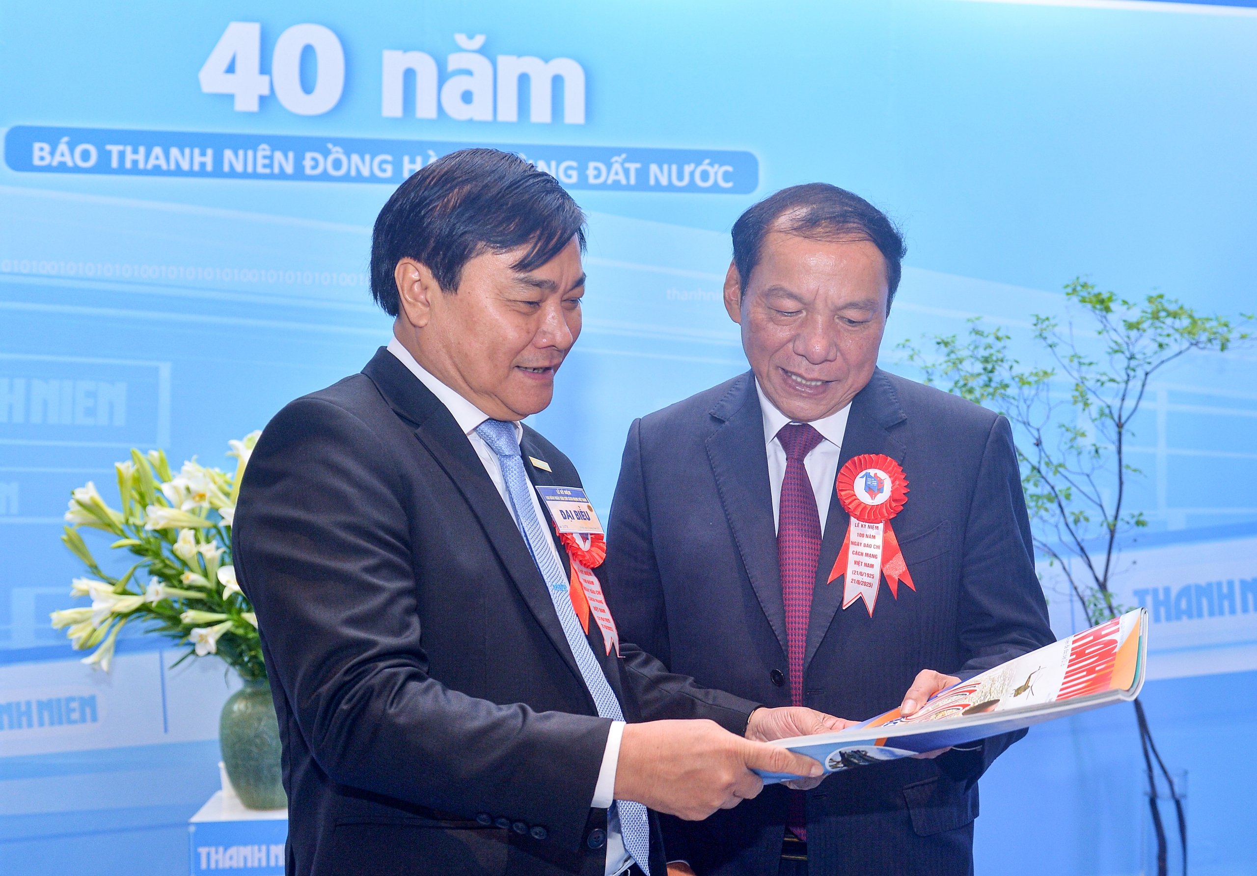Gian trưng bày của Báo Thanh Niên đón những vị khách đặc biệt- Ảnh 5.
