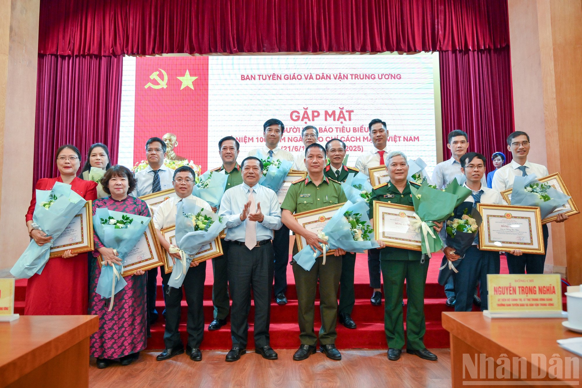 ndo_br_ban-tuyen-giao-gap-mat-bao-chi-2806.jpg