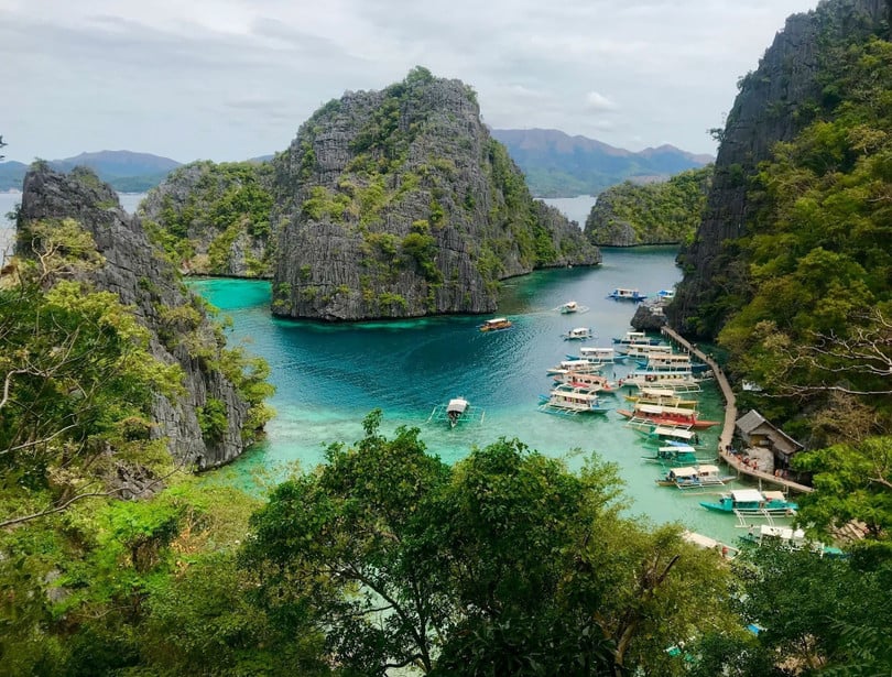 Hồ Kayangan thuộc Palawan (Philippines), điểm đến thứ 5 trong danh sách. Ảnh:followthecoconuts.