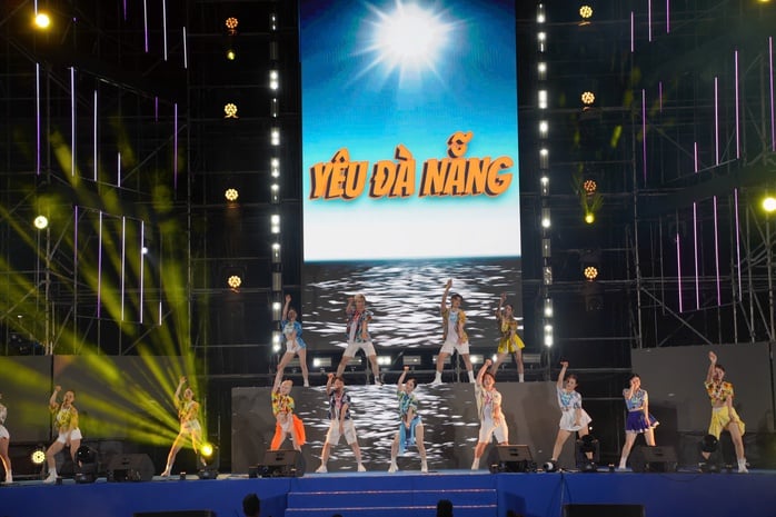 Tưng bừng khai mạc lễ hội, Đà Nẵng mời gọi du khách tận hưởng mùa hè- Ảnh 1.