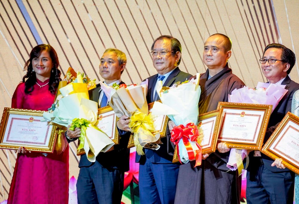 Báo chí TP- Trao giải báo chí (1).jpg