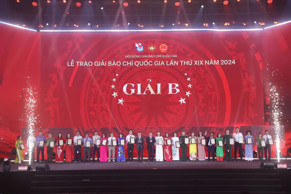 giải B.jpg