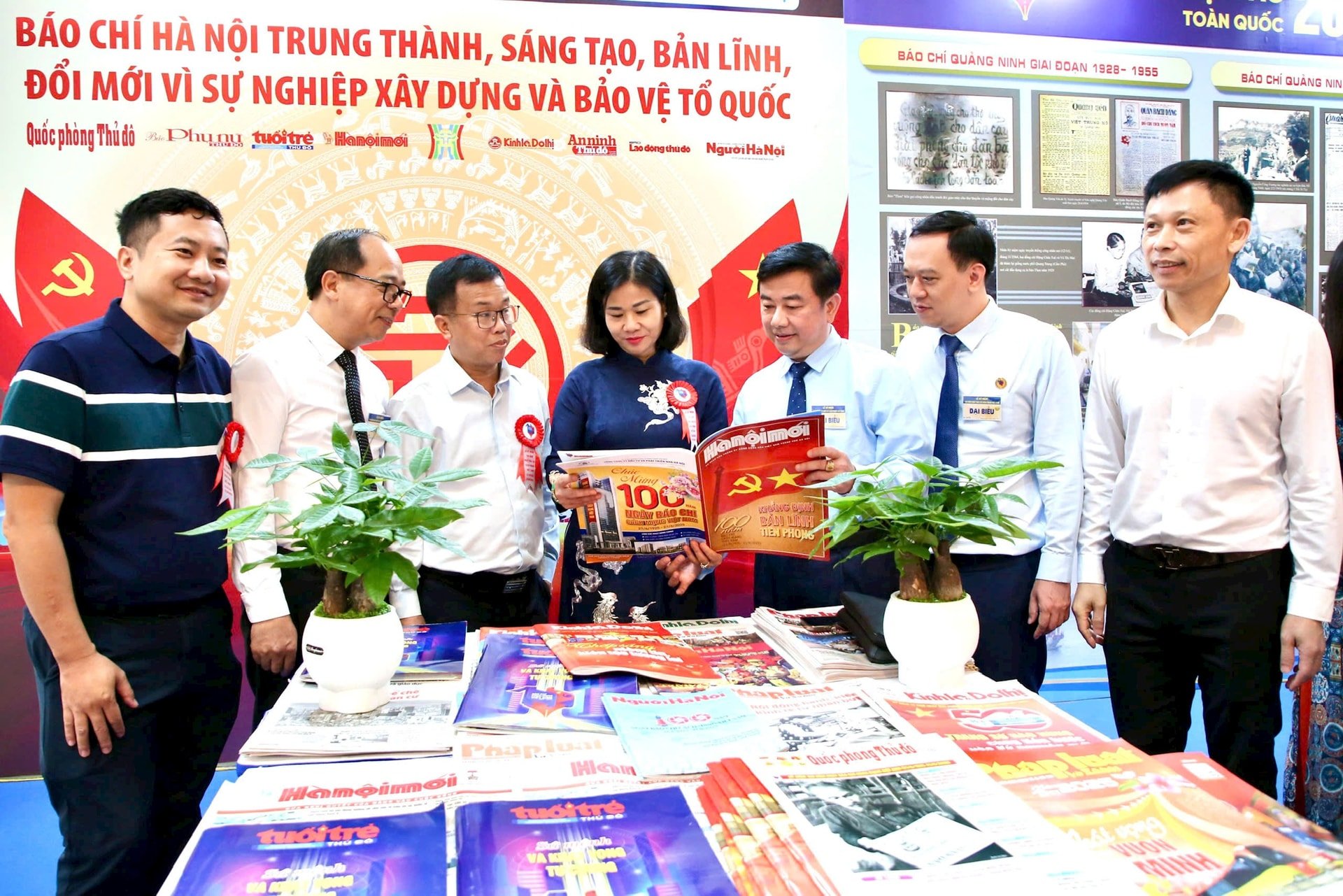 dc-nguyen-thi-tuyen-tham-quan.jpg