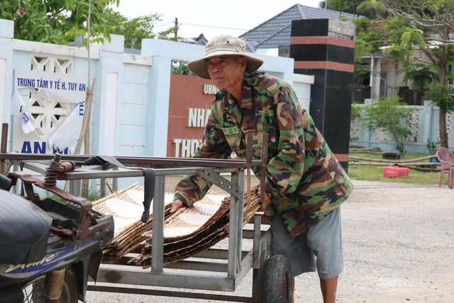 Bánh tráng Phú Yên - Từ món lương khô đến di sản văn hóa phi vật thể- Ảnh 4.