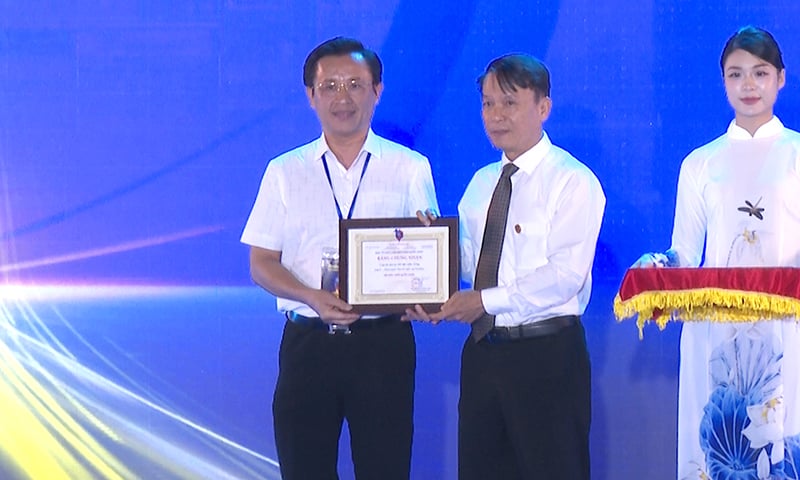 Hội Nhà báo các tỉnh Bắc miền Trung do Hội Nhà báo Việt Nam tỉnh Quảng Bình làm Cụm trưởng Cụm Thi đua giành giải C, giải Gian trưng bày ấn tượng.