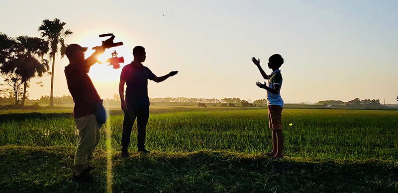 Mata yang cerah, hati yang suci, pena yang tajam.