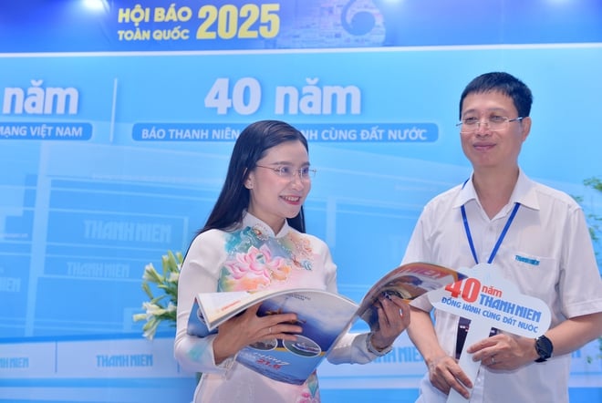 Gian trưng bày của Báo Thanh Niên đón những vị khách đặc biệt - Ảnh 4.