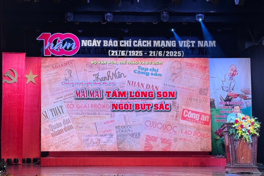 Bộ trưởng Bộ Văn hóa, Thể thao và Du lịch Nguyễn Văn Hùng phát biểu khai mạc chương trình.