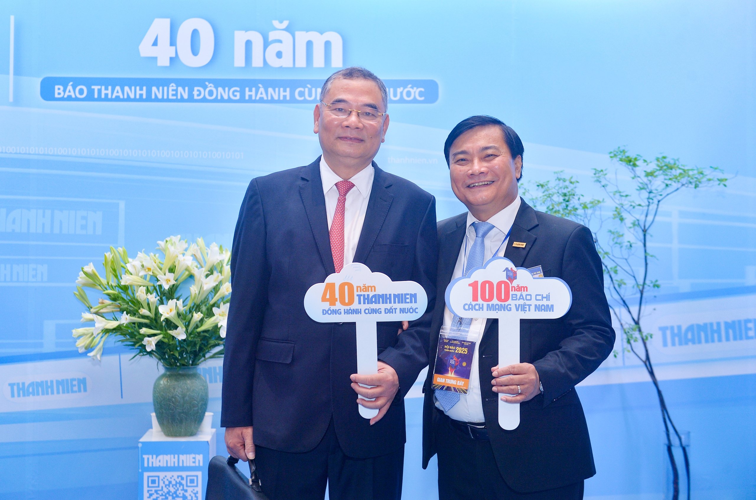 Gian trưng bày của Báo Thanh Niên đón những vị khách đặc biệt- Ảnh 9.